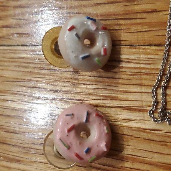 Jewelry bundle - Picture 2 of 5